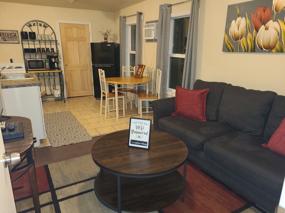 Lamplighter Cabins & Suites - photo 54