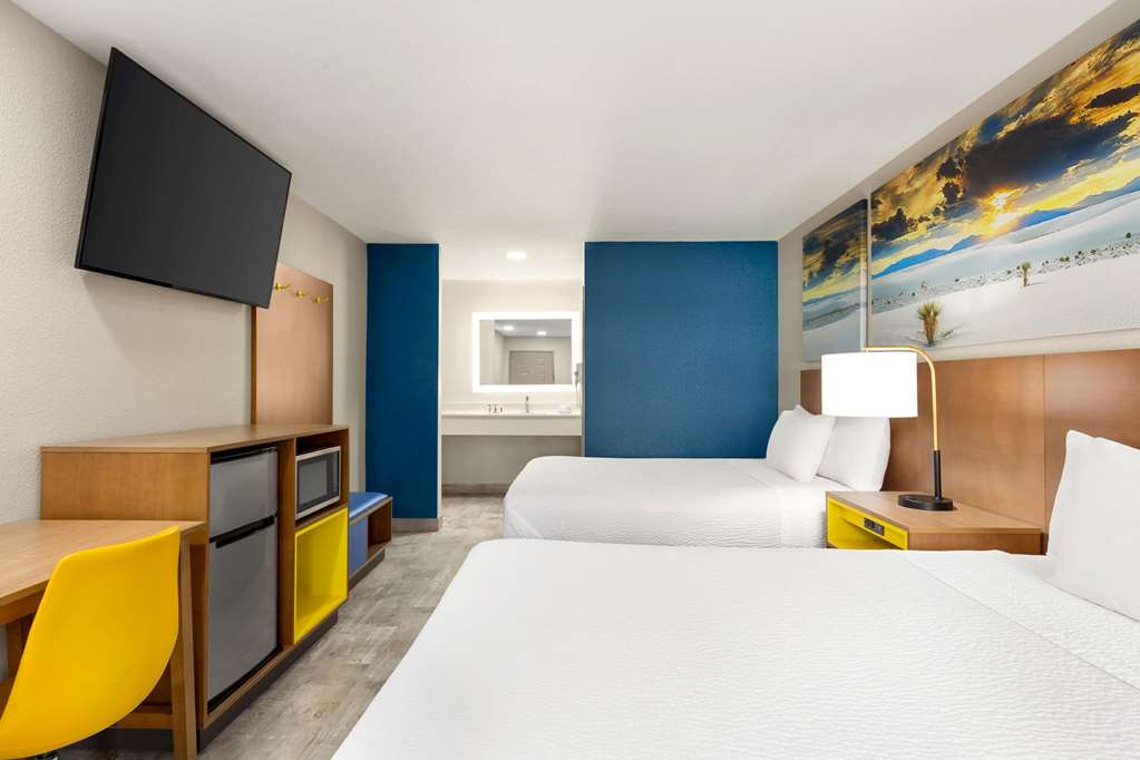 Days Inn by Wyndham Ruidoso Downs - photo 27