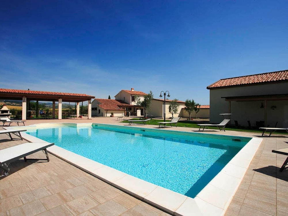 Villa With Private Pool in Piancastagnaio — 4-Star Luxury Hotel in Piancastagnaio, Italy