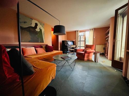 Grande Villa Provençale avec Piscine Privée à Gémenos — 4-Star Luxury Hotel in Gemenos, France