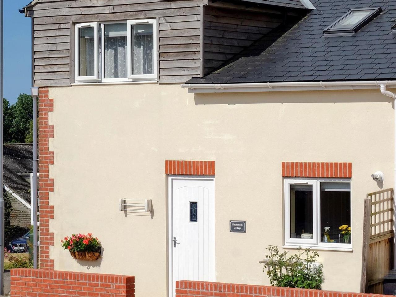 Blacksmith's Cottage — 4-Star Luxury Hotel in Weymouth, United Kingdom