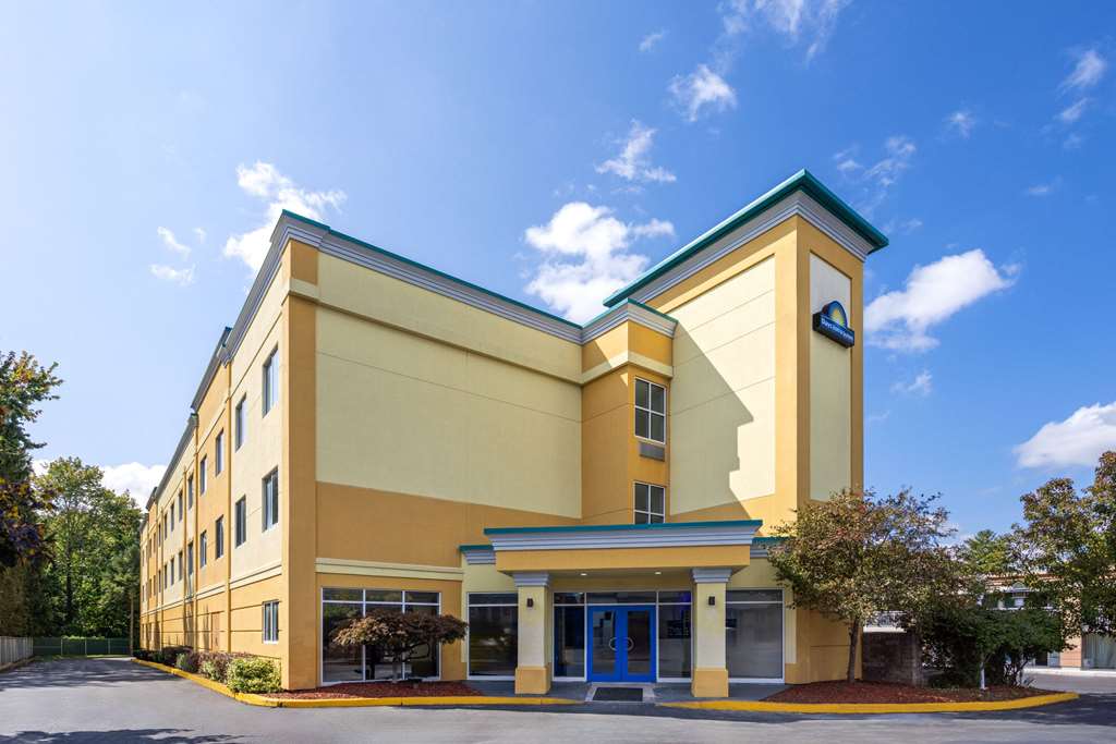 Days Inn & Suites by Wyndham Albany - photo 3