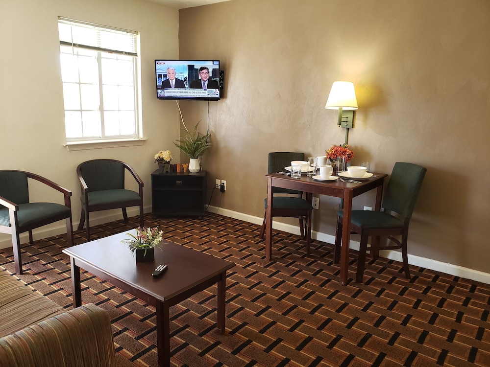 Affordable Suites Burlington - photo 35