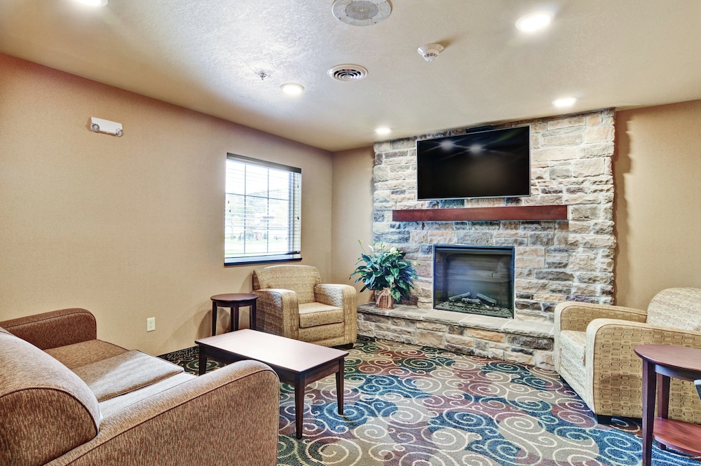 Cobblestone Inn & Suites Ambridge - photo 4