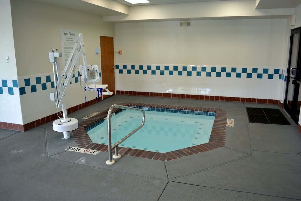 Holiday Inn Express Hotel & Suites Bozeman West by IHG - photo 21