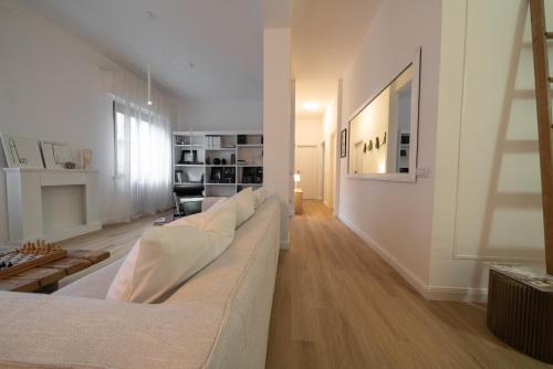 12 Living — 4-Star Luxury Hotel in Ancona, Italy