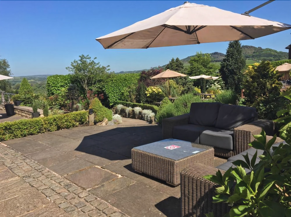 Three Horseshoes Country Inn and Spa — 4-Star Luxury Hotel in Leek, United Kingdom