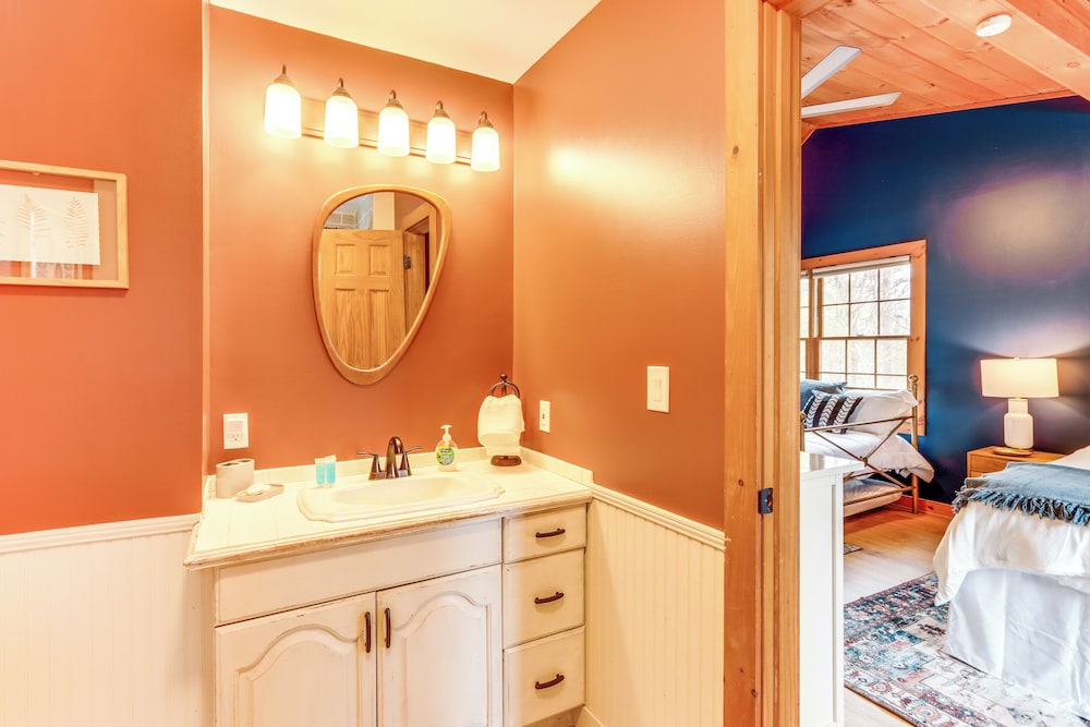 Cozy Ellijay Cabin Hot Tub Yard and Resort Access - photo 21