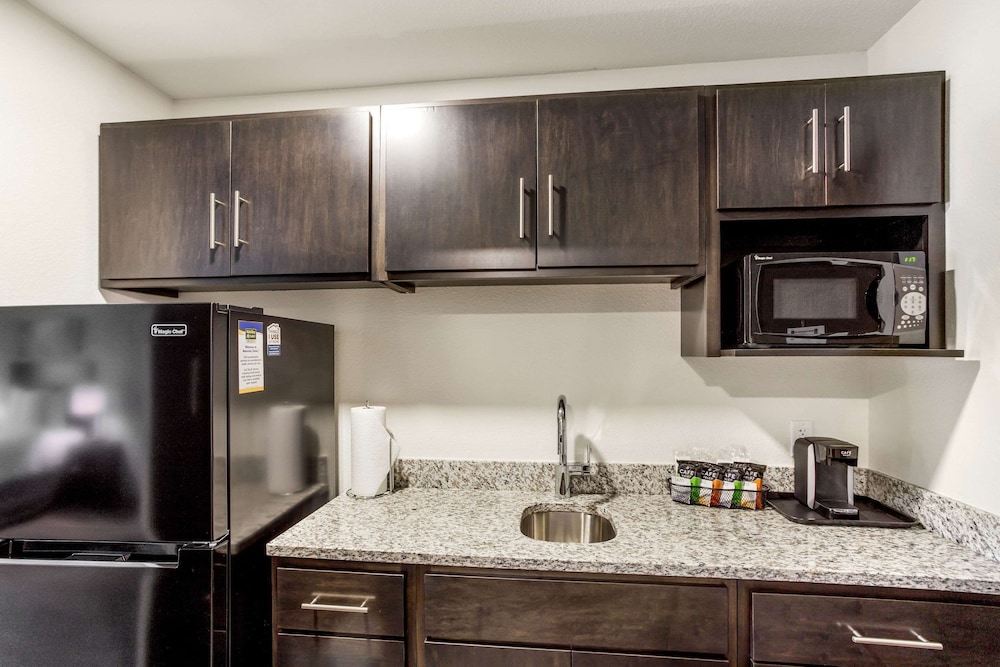 MainStay Suites Logan Ohio Hocking Hills - photo 32
