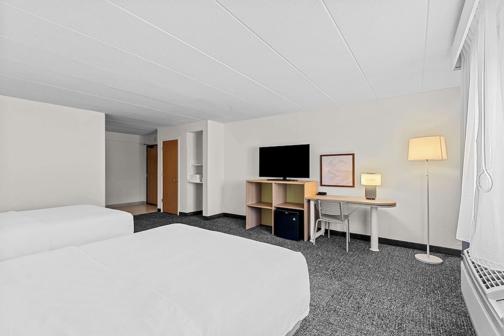 Spark by Hilton Cedar Falls - photo 6