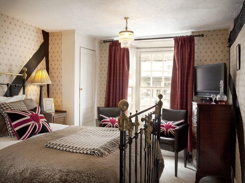 Highway - carbon neutral hotel in Burford