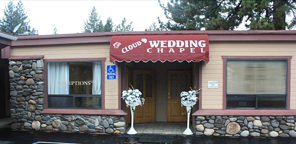 Econo Lodge - photo 28