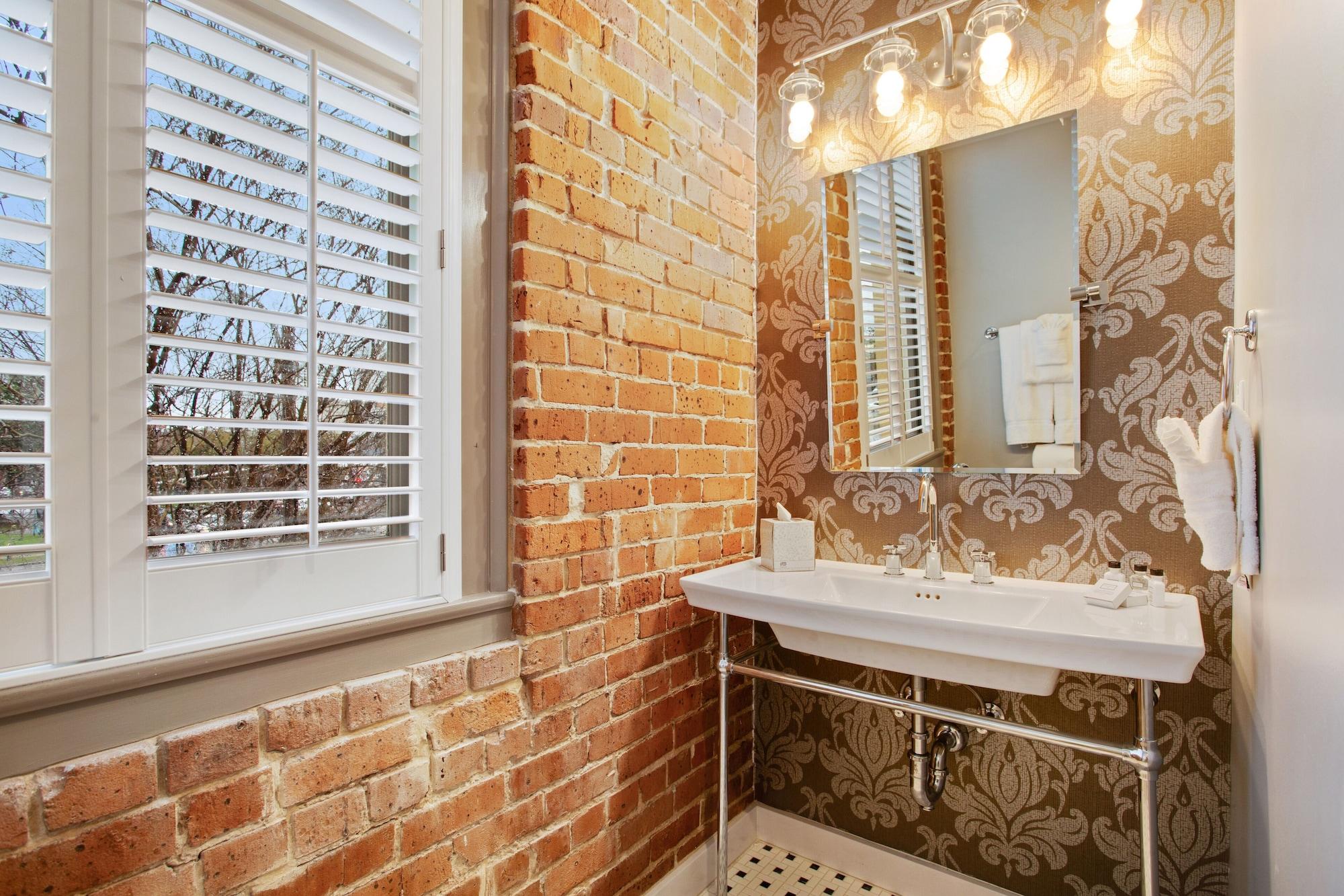 The Brakeman Hotel - photo 15