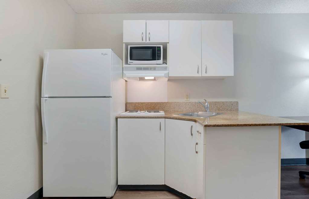 Extended Stay America Suites Los Angeles Torrance Blvd - photo 19