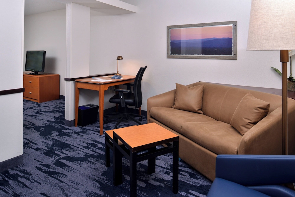 Fairfield Inn & Suites by Marriott Beloit - photo 10