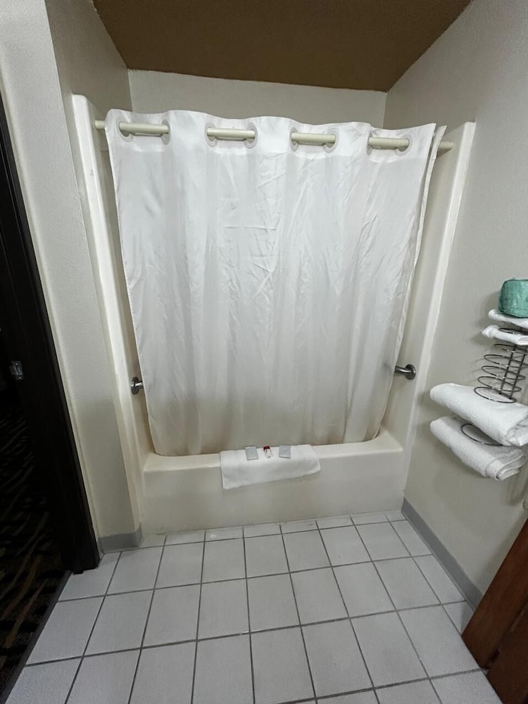 Oyo West Point Inn - photo 16
