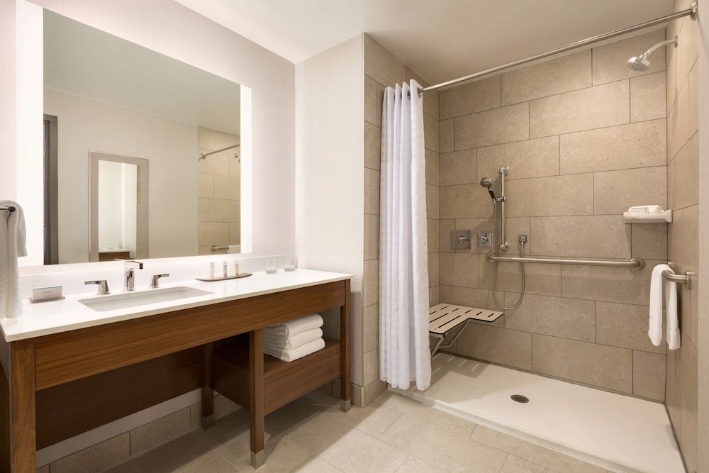 Embassy Suites by Hilton Denton Convention Center - photo 19