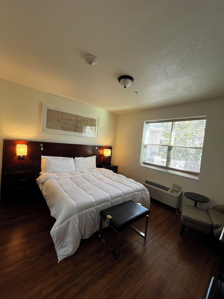 The View Studio Suites and Event Venue - photo 14