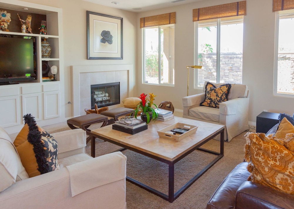 Bella Villa de Mission — 4-Star Luxury Hotel in Rancho Mirage, United States