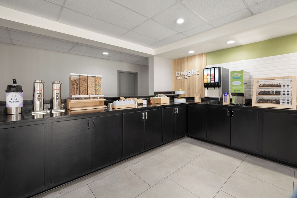 Spark by Hilton Florence North I 95 SC - photo 25