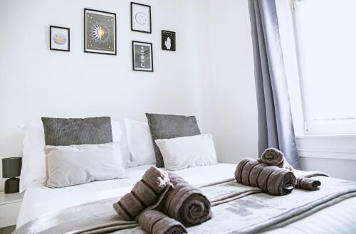 The Coastal Gateway 3 bedrooms 5 beds central location in Eastbourne, United Kingdom