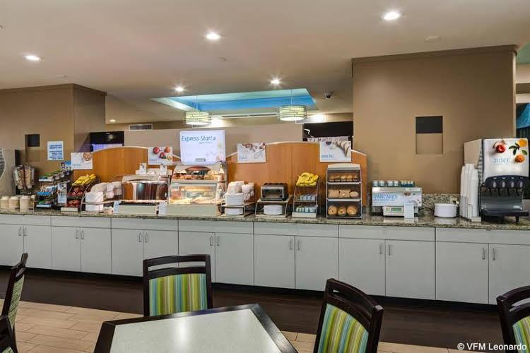 Best Western Plus Charleston Downtown Hotel - photo 11