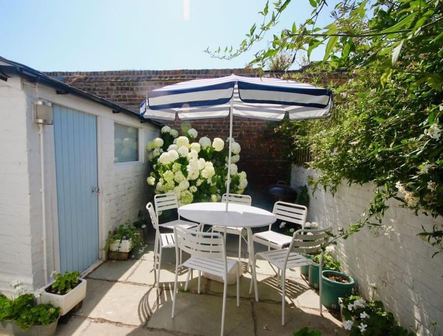 Captains Cottage — 4-Star Luxury Hotel in Deal, United Kingdom