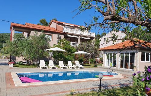 Apartments Željka — 4-Star Luxury Hotel in Rab, Croatia