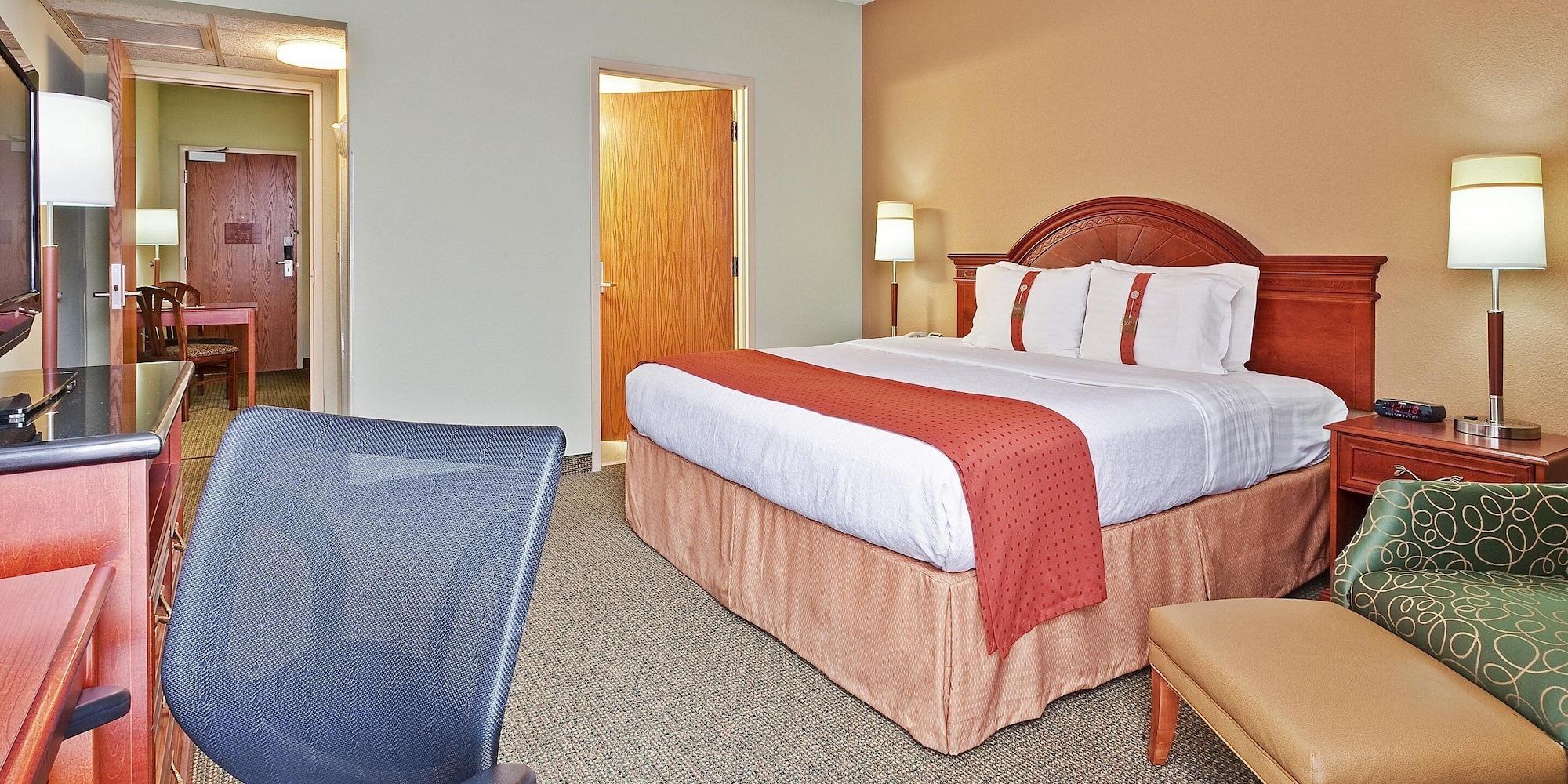 Holiday Inn University of Memphis All Suite an IHG Hotel - photo 2