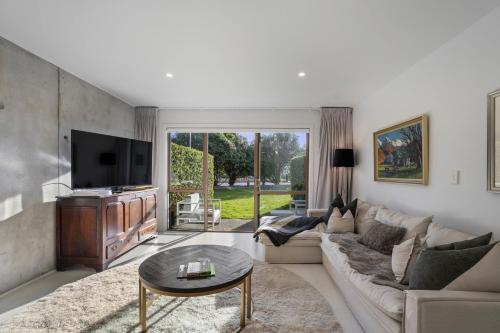 The Arthouse Apartment — 4-Star Luxury Hotel in Wanaka, New Zealand