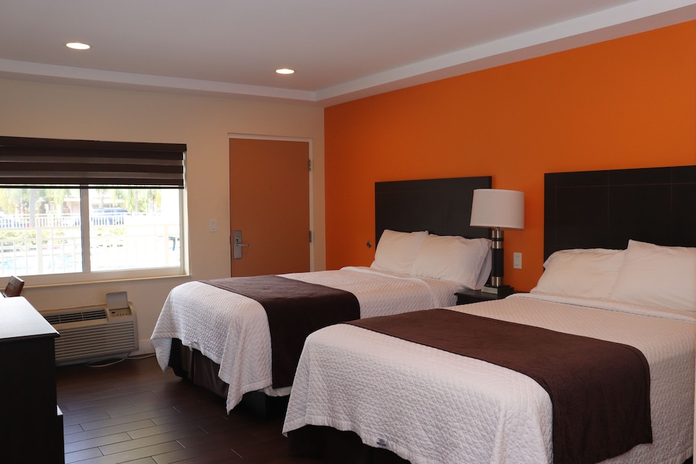 Curtis Inn & Suites - photo 26