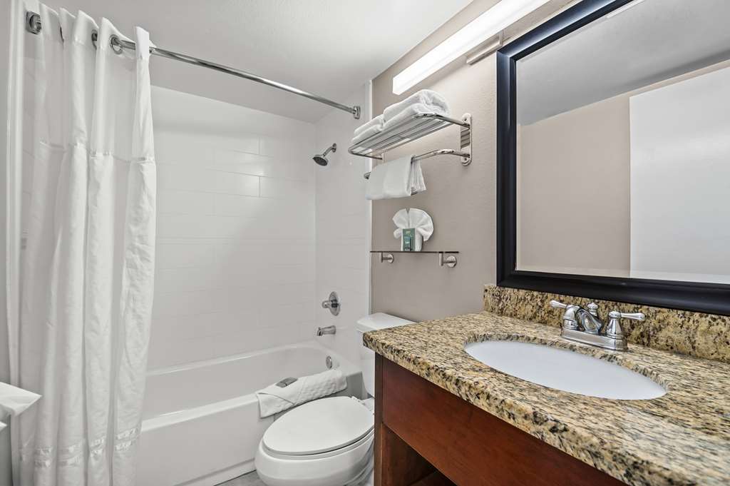 Best Western Los Alamitos Inn & Suites - photo 40