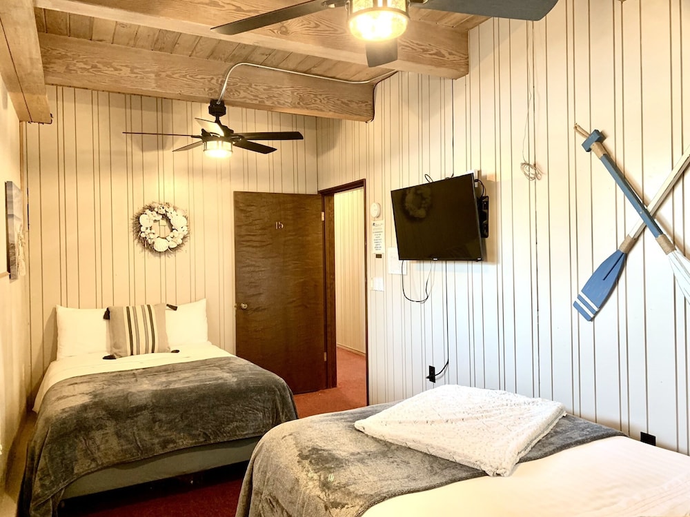 Breakers Boutique Inn - photo 11