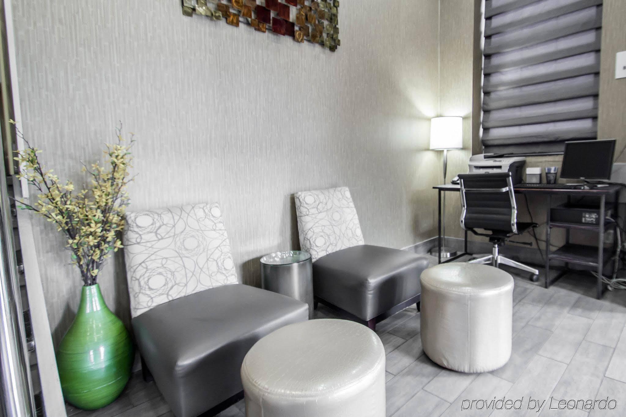 Red Lion Inn and Suites Brooklyn - photo 24