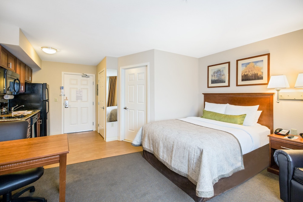 Candlewood Suites Pittsburgh Cranberry by IHG - photo 12