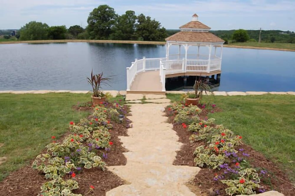 Lefevre Inn and Resort - photo 32