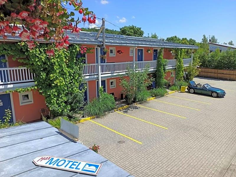 Max Hotel - carbon neutral hotel in Unknown City