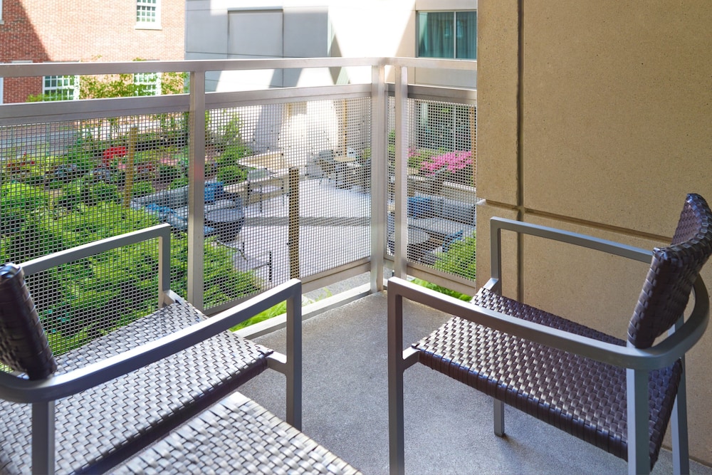 Courtyard by Marriott Washington DC Foggy Bottom - photo 11