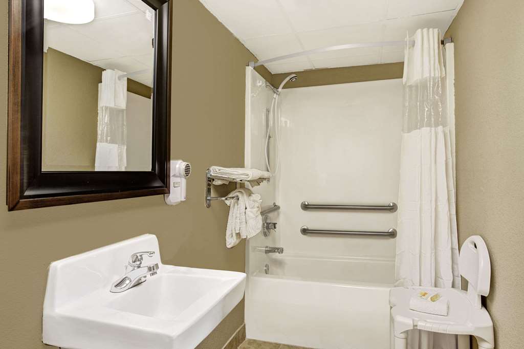 Days Inn by Wyndham Conover Hickory - photo 9
