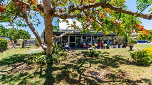 Unique Getaway 300m To Bribie Foreshore Bongaree — 4-Star Luxury Hotel in Bongaree, Australia