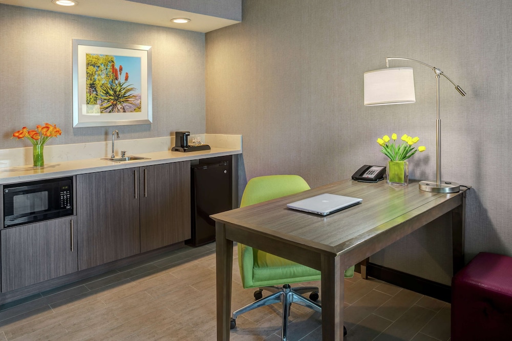 Hampton Inn & Suites Palm Desert - photo 18
