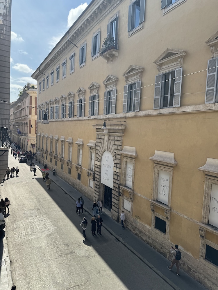 Goldoni 47 — Rome — photo 4
