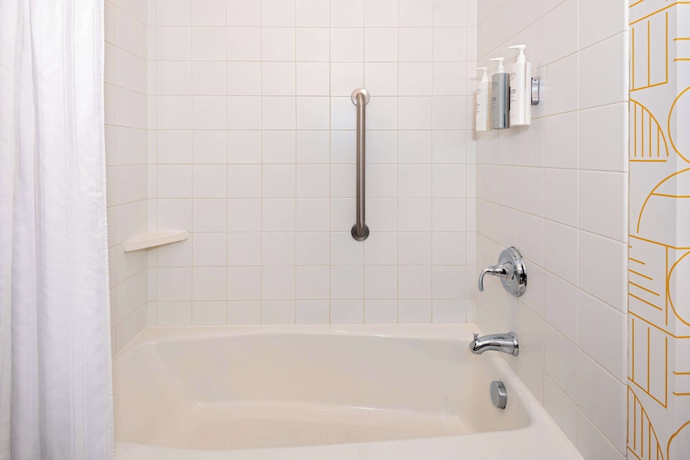 Home2 Suites by Hilton Buffalo Airport Galleria Mall - photo 16