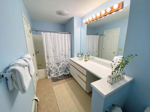 F4 Warm Fairway Village Townhome mountain views and large lawn So much to do - photo 40