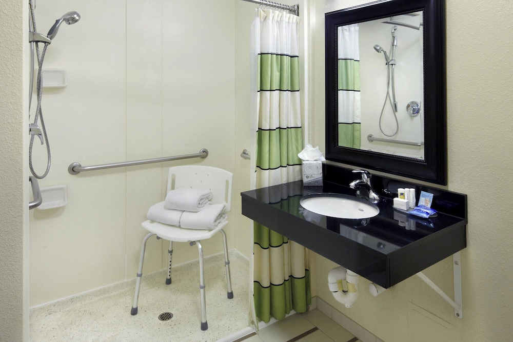 Fairfield Inn & Suites by Marriott Phoenix Midtown - photo 6