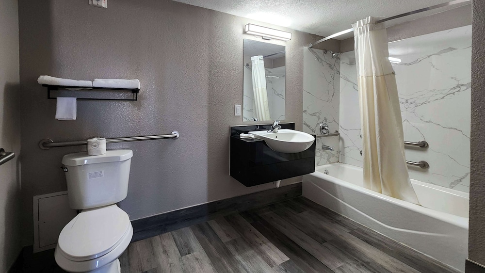 Studio 6 Houston TX Medical Center NRG Stadium - photo 27