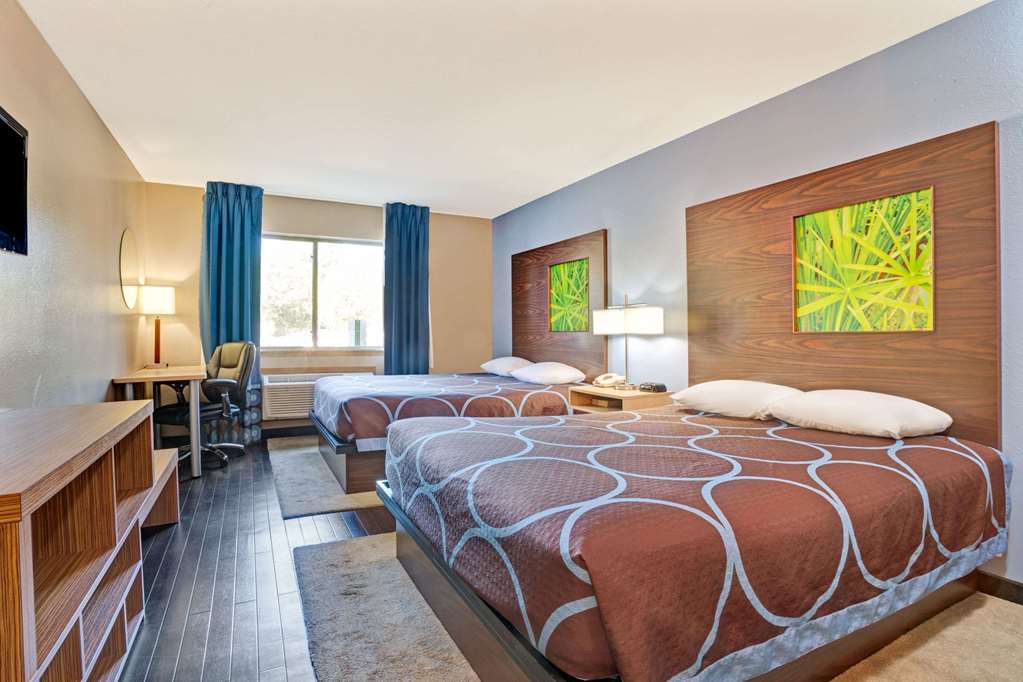 Super 8 by Wyndham Louisville Airport - photo 12