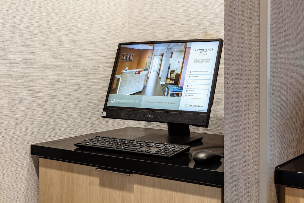 TownePlace Suites by Marriott Milwaukee West Bend - photo 26