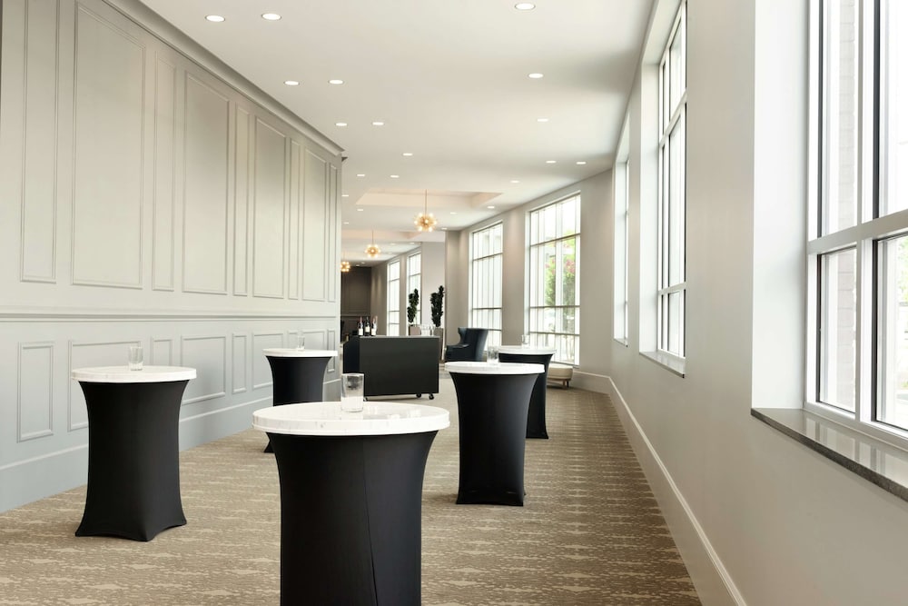 Embassy Suites by Hilton Charlotte Ayrsley - photo 44