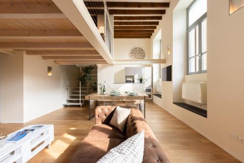 Apartment in the old town of Como MonicaComoApartment — 4-Star Luxury Hotel in Como, Italy